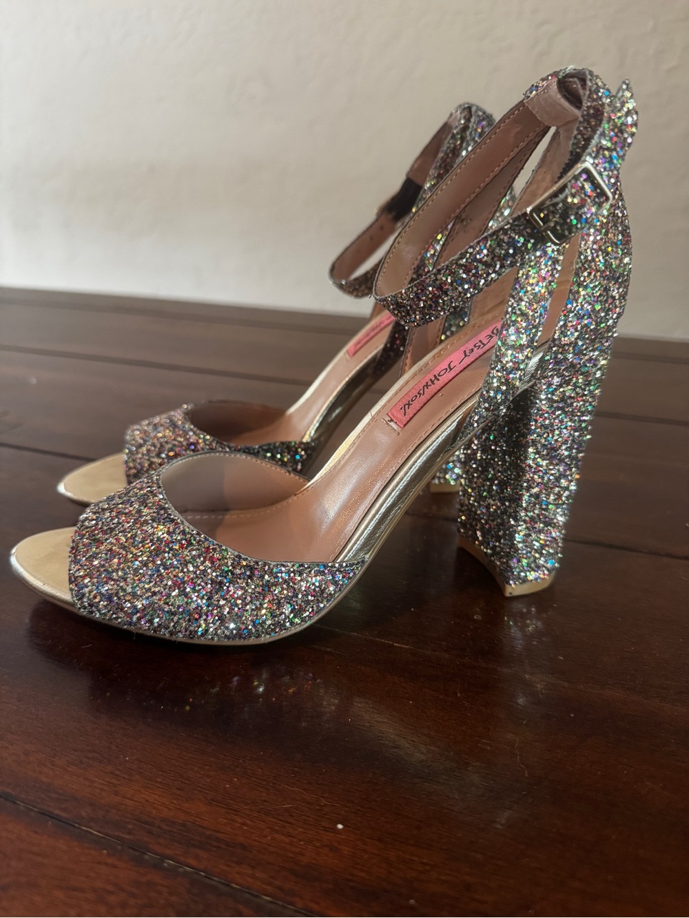Betsey Johnson Glisten Rainbow Multicolor Glitter Block Heel Sandals Size 8